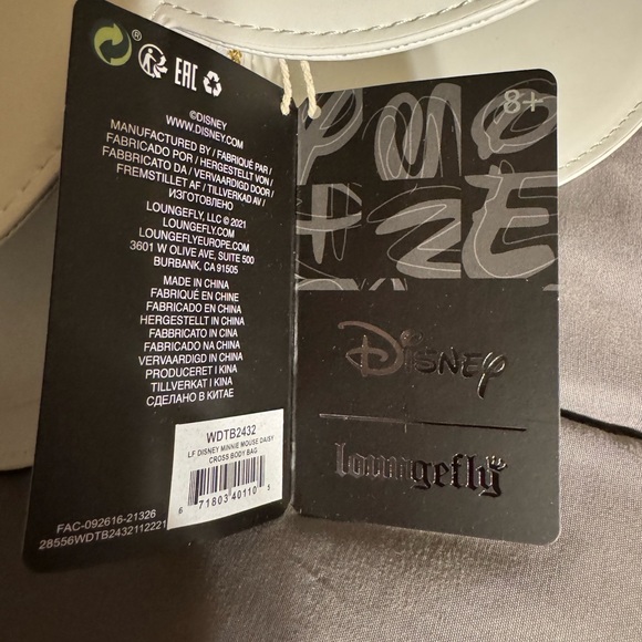 Loungefly Minnie White and Yellow Daisy Bag - Picture 6 of 6